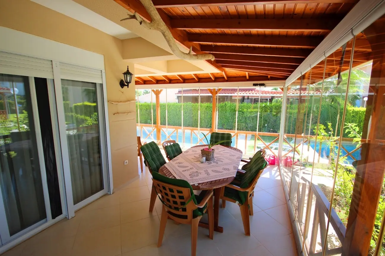 Enclosed terrace